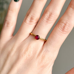 pierścionek - małe oczko z płatkiem róży