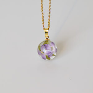 naszyjnik - cukiereczek z lilakiem (mniejszy)