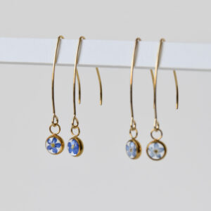 Kolczyki - niezapominajki na długim biglu