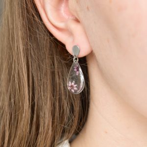 kolczyki - łezki z fioletowymi kwiatkami