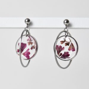 kolczyki - planety z fioletowymi kwiatami