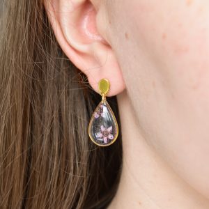 kolczyki - łezki z fioletowymi kwiatkami