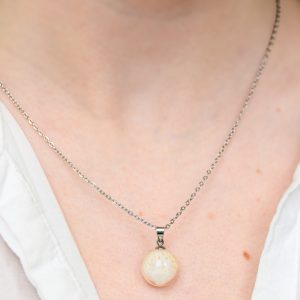 naszyjnik - cukiereczek, muszla pod lupą