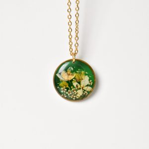naszyjnik - zimowa łąka w zielonym kole